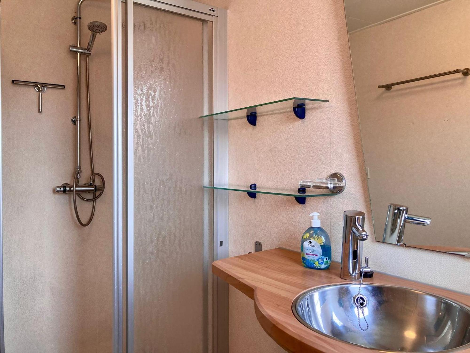 Lakeview 6 Pers Holiday Home Aurora With Fenced Garden, Whirlpool And Sauna Anjum Bagian luar foto